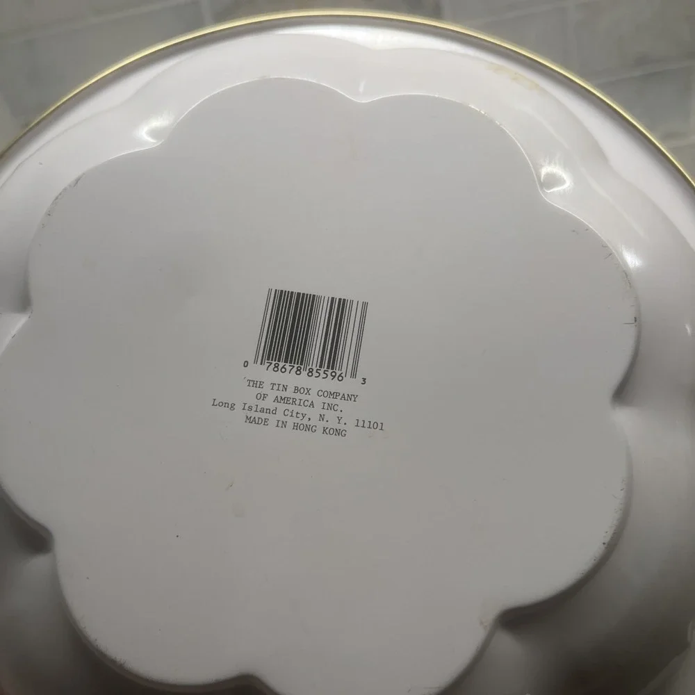 Vintage Tin bowl by The Tin Box Company of America Floral Patern  10.5